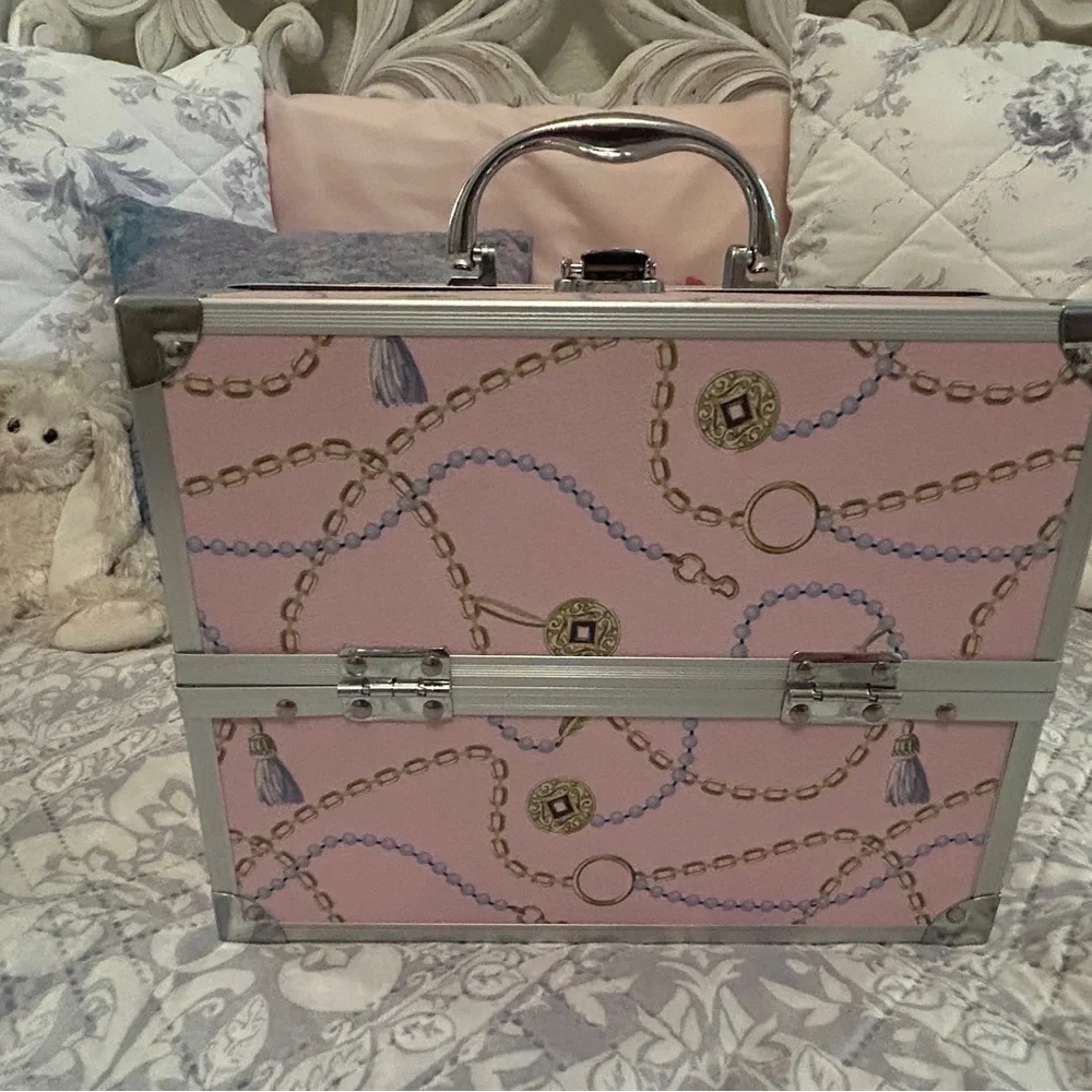 Pink Cosmetics/Jewelry case with keys. Silver Accents